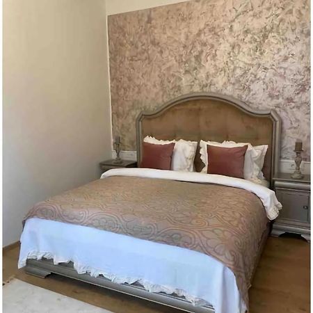 C-Entral Boutique Apartment Bucureşti Ngoại thất bức ảnh