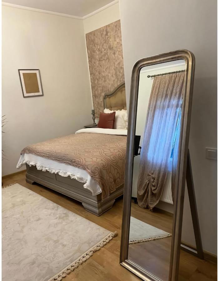 C-Entral Boutique Apartment Bucureşti Ngoại thất bức ảnh
