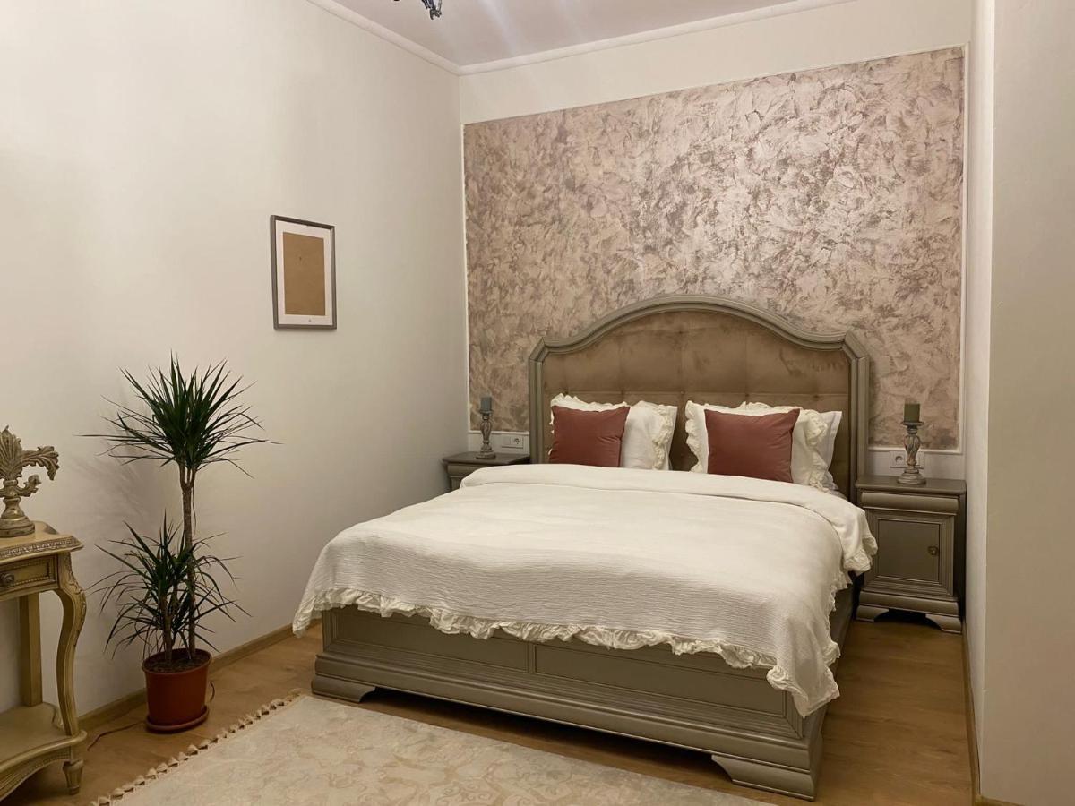 C-Entral Boutique Apartment Bucureşti Ngoại thất bức ảnh
